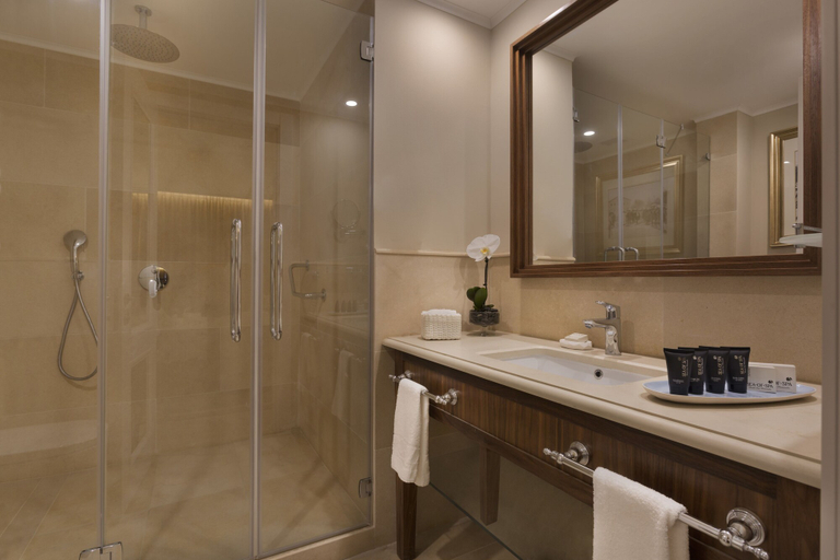 Bathroom 5, Herbert Samuel Jerusalem