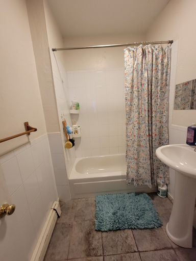 Bathroom 3, Bedroom Near Downtown Boston - Hostel, Boston