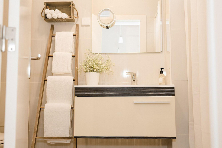 Bathroom 5, LisbonBCStays by LCH, Lisbon