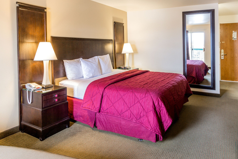 Bedroom 3, Cedars Inn, Douglas