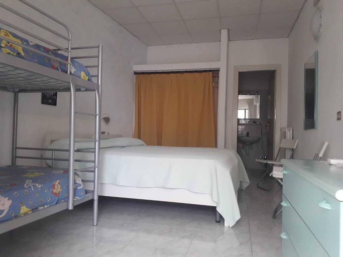 Bedroom 3, Tre Sorelle, Napoli