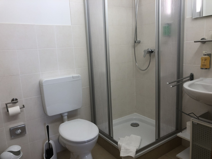 Bathroom 3, Apart Pension Plaue, Brandenburg an der Havel