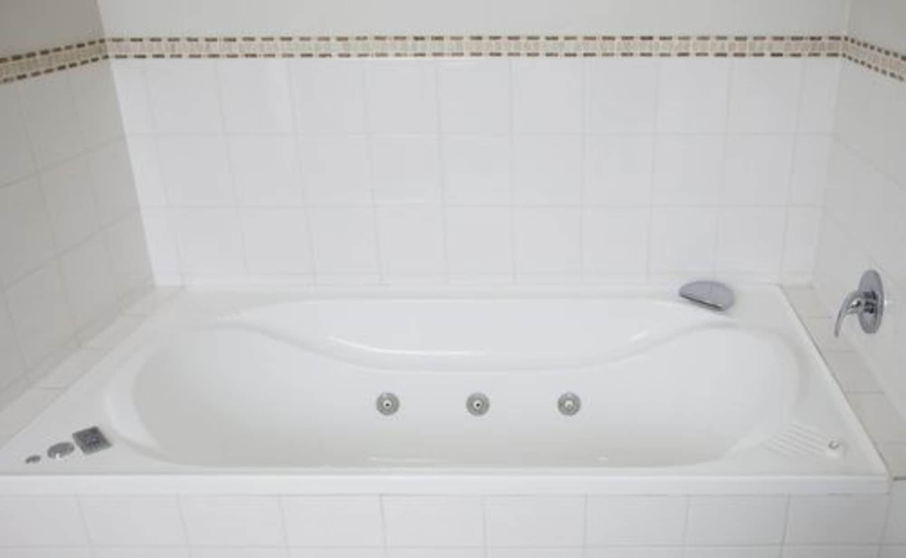 Bathroom 5, Hygate Motor Lodge, Hamilton