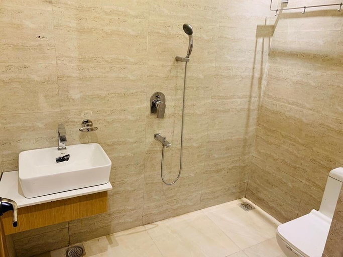 Bathroom 3, WOWSTAYZ Hotel Orange Regency, Dehradun