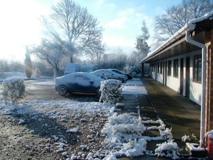 Exterior & Views 2, Pinewood Lodge, Leicestershire