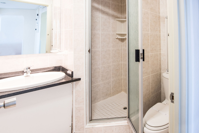 Bathroom 4, First Group Margate Sands, Ugu
