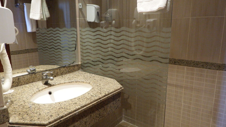 Bathroom 4, Palmyra Club Amar El Zaman, Sharm el-Sheikh