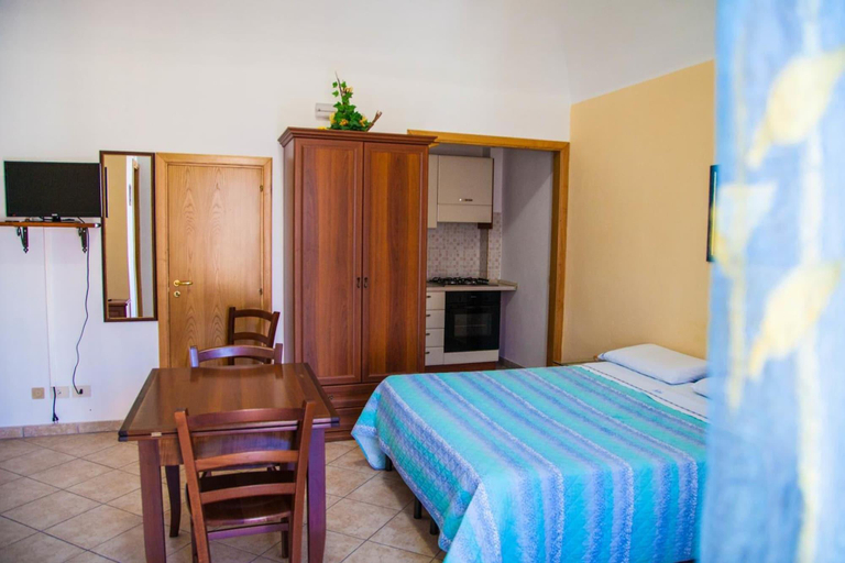 Bedroom 3, B&B Il Castellino, Messina