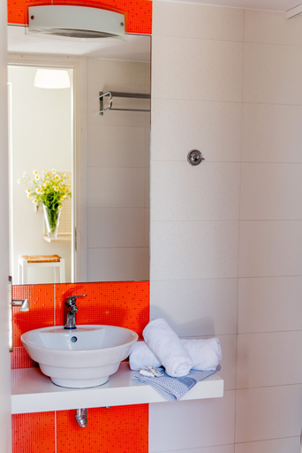 Bathroom 5, Almyra Apartments, Crete