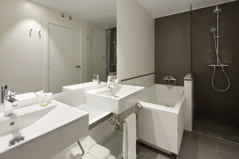 Bathroom 4, Hotel Arrizul Congress, Guipúzcoa