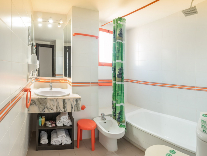 Bathroom 5, Magic Tropical Splash Water Park Spa and Caribbean Resort, Alicante
