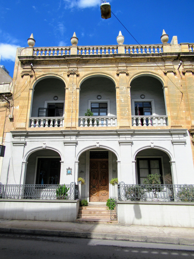 Exterior & Views, Maltese Maltese