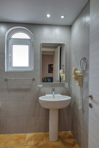 Bathroom 5, Corinna Mare, Crete
