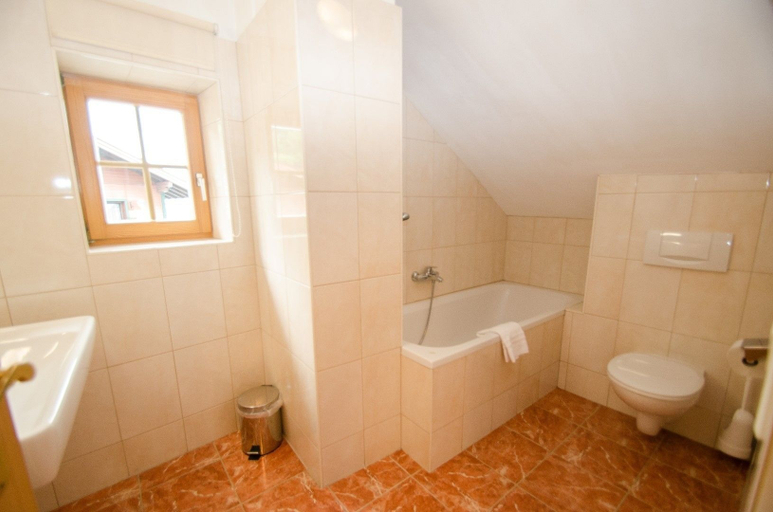 Bathroom, Apartment 3-room-maisonette, Zell am See
