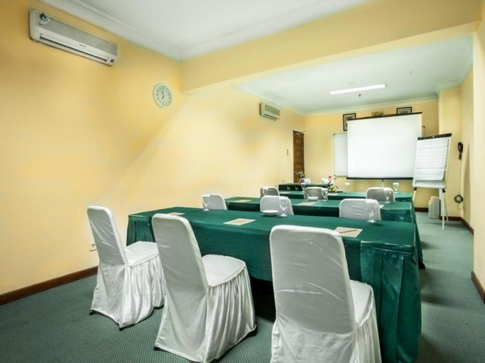 Business Facilities 16