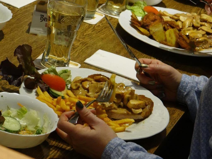 Food & Drinks 6
