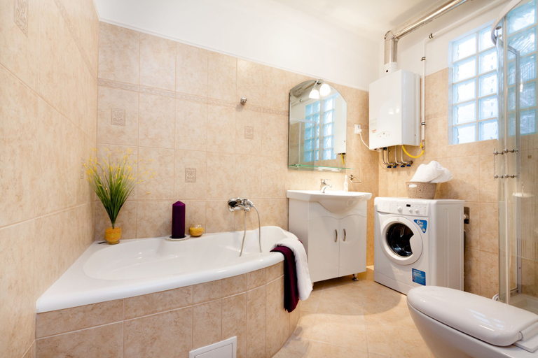 Bathroom 5, Grand Budapest Penthouse, Budapesti