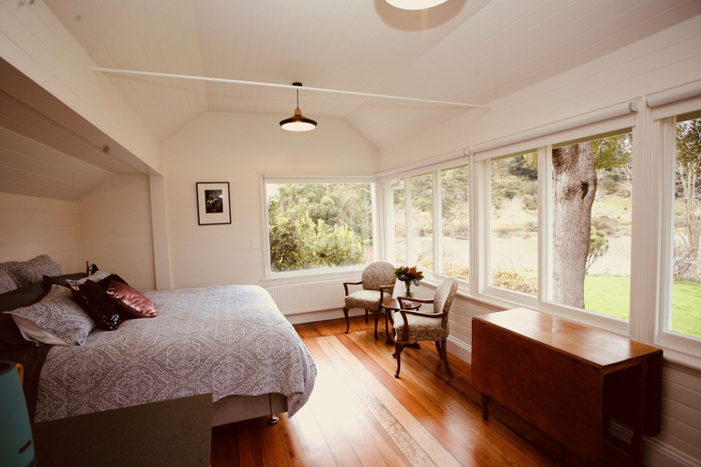 Bedroom 2, The Signal Box, Wanganui