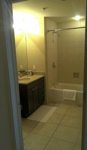 Bathroom, Pointe 400 by ExecuStay, Saint Louis