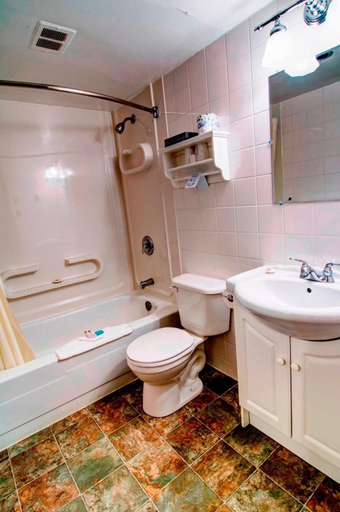 Bathroom 4, Wescana Inn, Division No. 21