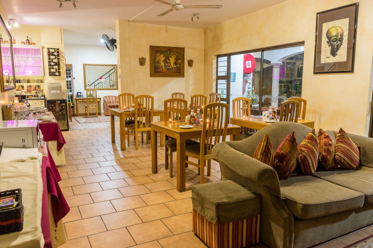 Food & Drinks 5, Centre Court B & B, eThekwini