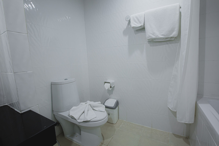 Bathroom 4, The Aiyara, Bang Pa-In