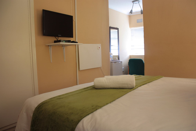 Bedroom 2, Sunnyridge Lodge, Buffalo City