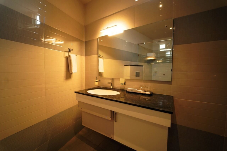 Bathroom 4, WithInn Hotel - Kannur Airport, Kannur
