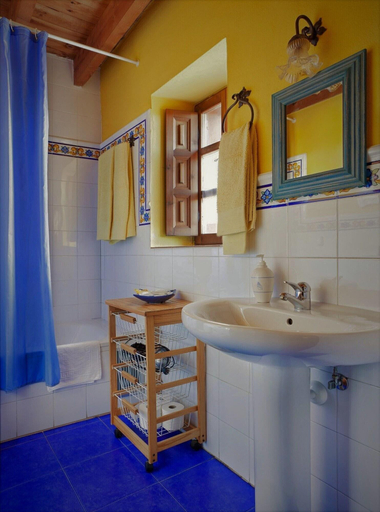 Bathroom 4, El Pedrueco turismo rural, Asturias