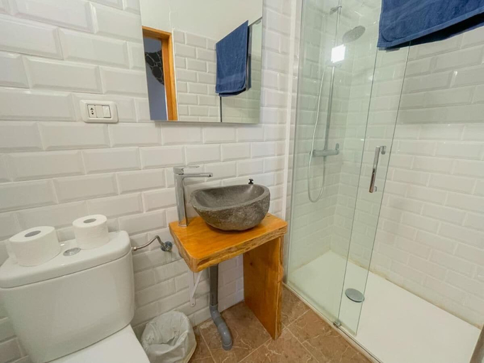 Bathroom 4, Drago Hostel, Santa Cruz de Tenerife