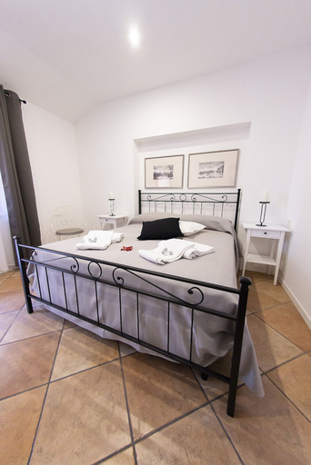 Bedroom 4, Vivaverona Rooms, Verona