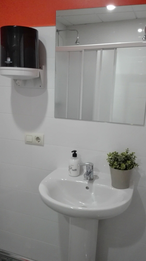 Bathroom 4, Albergue Boente - Hostel, A Coruña