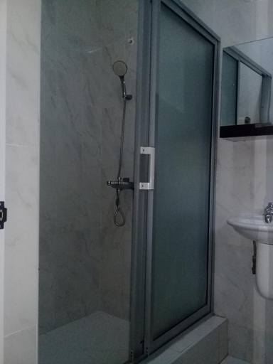 Bathroom 3, 3A's Guest House, Asuogyaman