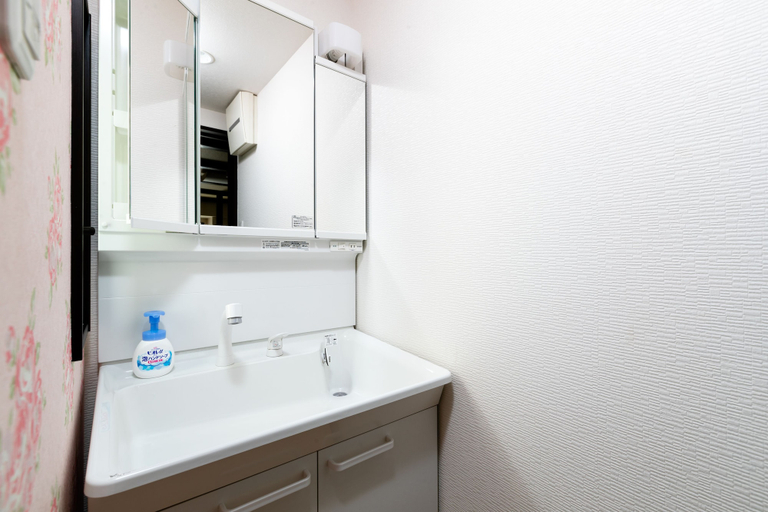 Bathroom 3, Higashiyama L1, Kyoto