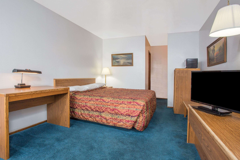 Bedroom 5, Knights Inn Boardman, Morrow
