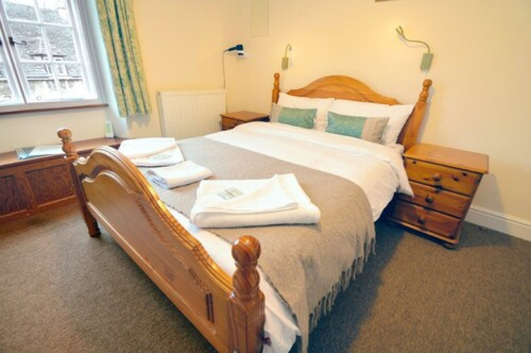 Bedroom 2, Volunteer Inn, Gloucestershire