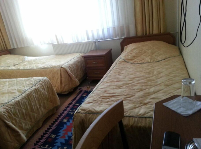 Bedroom 2, Yavuzlar Otel, Ayancık