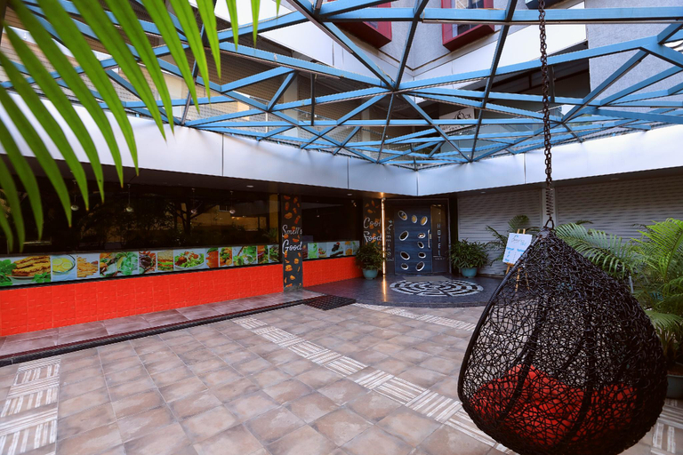 Public Area, Hummingbird Hotel and Banquet, Anand