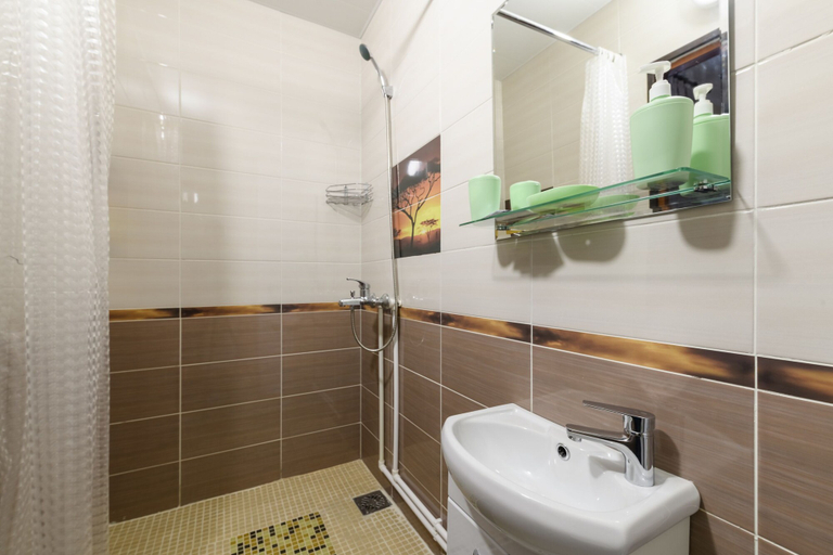 Bathroom, Green Star, Leninskiy rayon