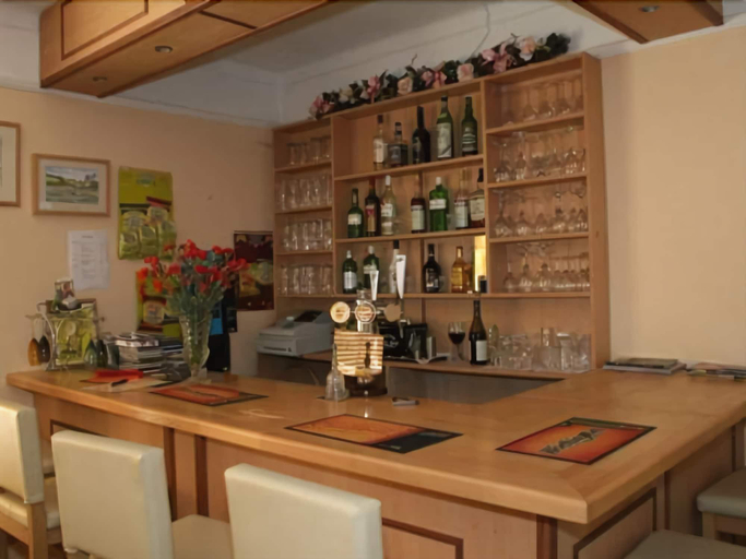 Food & Drinks 4, Lyme Bay House, Devon