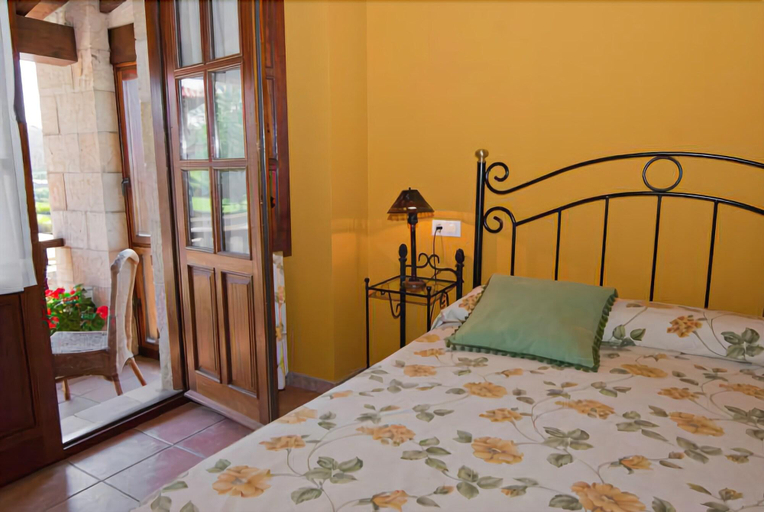 Bedroom 5, Posada San Pedro, Cantabria