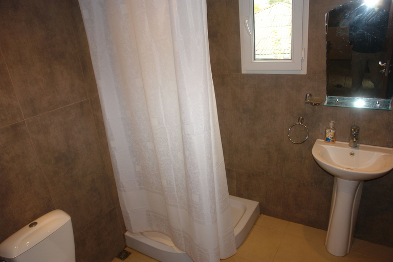 Bathroom 4, Artsiv Guesthouse