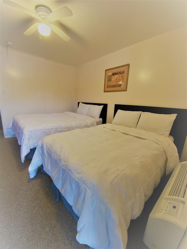 Bedroom 4, Country Place Inn And Suites, Carbon