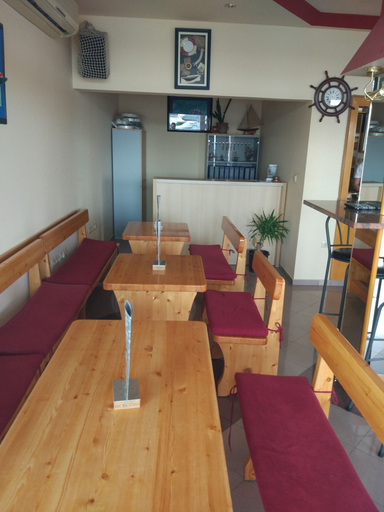Food & Drinks 4, Captain's Club, Lopar/Supetarska Draga