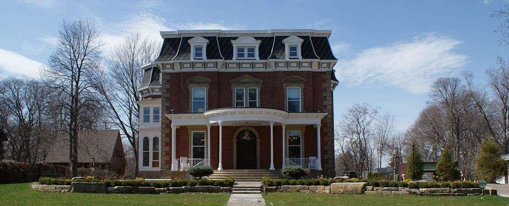 Steele Mansion Inn Gathering Hub, Lake