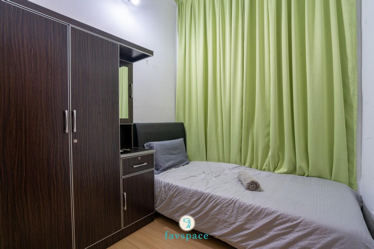 Bedroom 2, Lovely 4-bedroom condo with pool for 6 pax -Cheras, Kuala Lumpur
