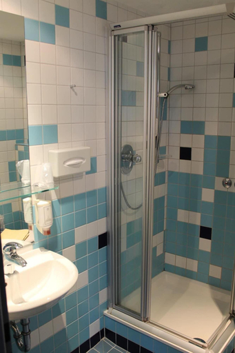 Bathroom 5, Axxe Motel Kassel Ost, Kassel