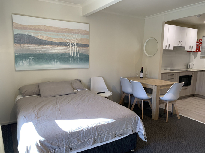 Bedroom 2, tyrola 4, Snowy River