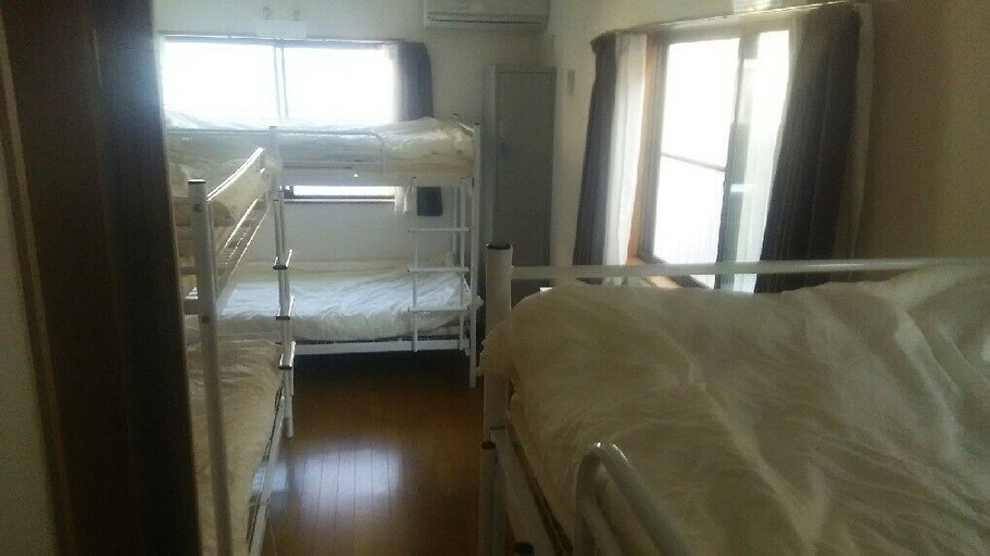 Bedroom 2, J's BackPackers Guest House - Hostel, Katsushika