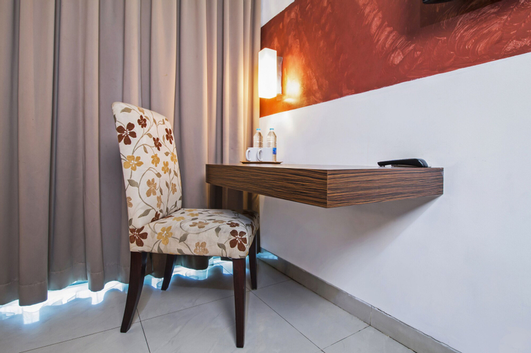 Bedroom 4, RedDoorz Plus near RS Pertamina, South Jakarta
